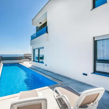 Vakantiehuis Beautiful In Makarska