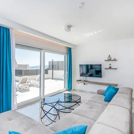 Holiday home Cozy In With Jacuzzi *