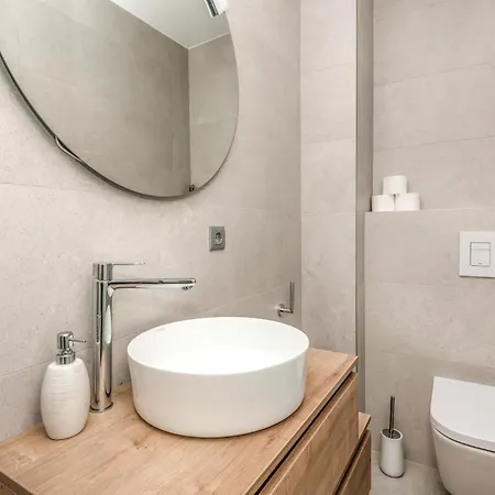 Holiday home Cozy In With Jacuzzi Makarska
