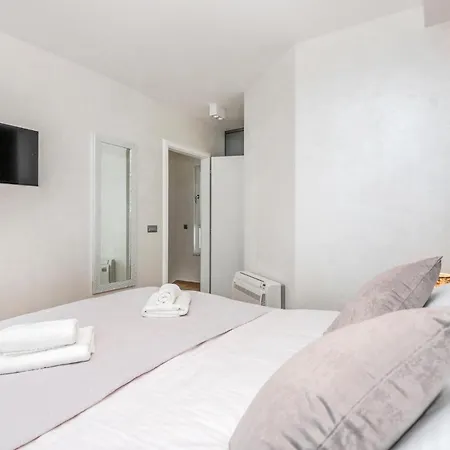 Cozy In With Jacuzzi Holiday home